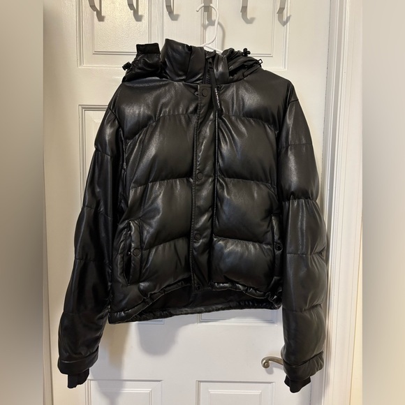 Aritzia Jackets & Blazers - Aritzia Super Puff Shorty Coat